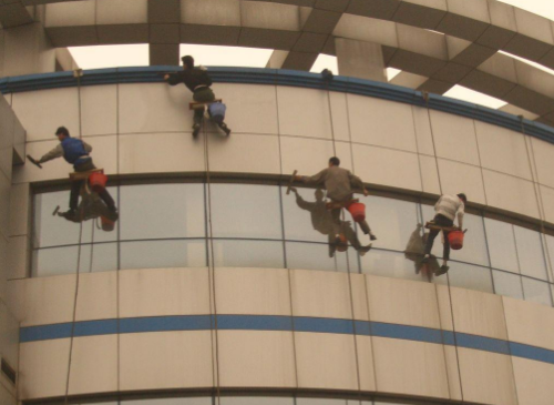 專業(yè)外墻清洗與外墻粉刷服務(wù)